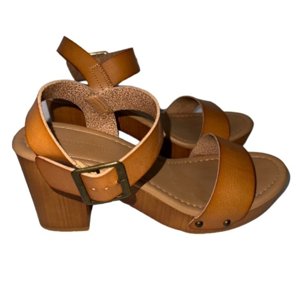 CUSHIONAIRE Women's Sydney Faux Wood Sandal +LiteSole Technology Sz 9.5 Y2K - Picture 10 of 12